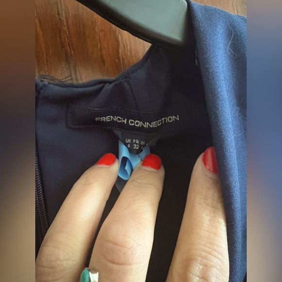 French Connection navy blue structured deep V mini dress. Size 0. - Picture 3 of 5